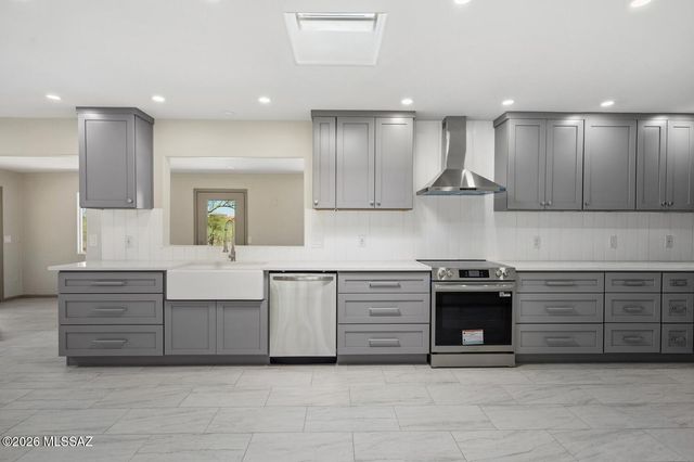 5925 N Calle Tiburon, Tucson, AZ 85704