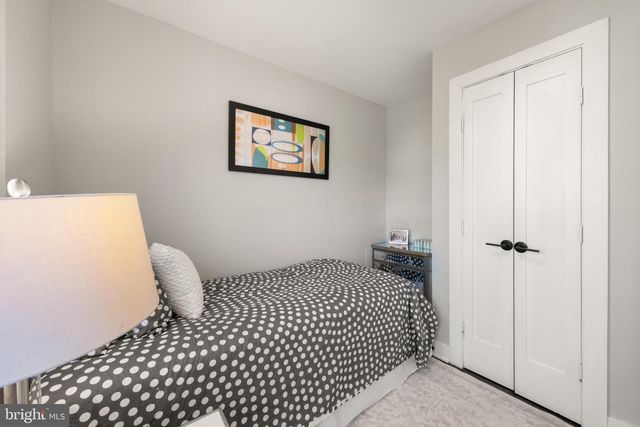 2004 E ST NE, Washington, DC 20002