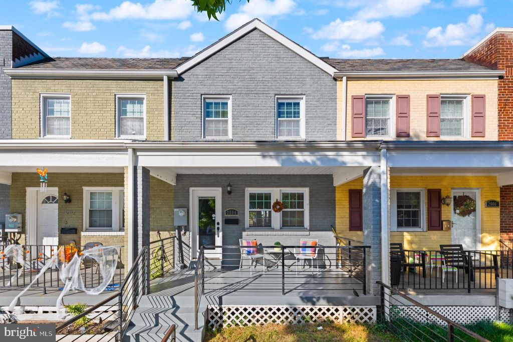 2004 E ST NE, Washington, DC 20002