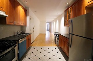 528 W 46th Street 3E, New York (manhattan), NY 10036