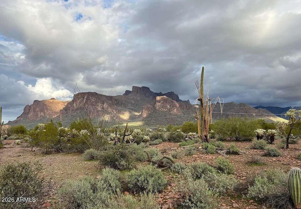 450 N Geronimo Road -, Apache Junction, AZ 85119 — exterior