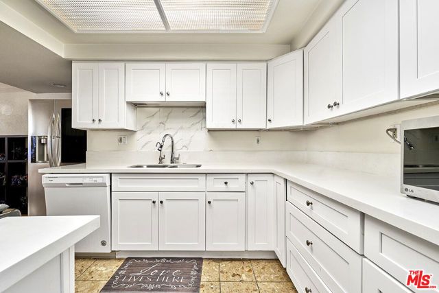 631 S Kenmore Avenue 106, Los Angeles, CA 90005