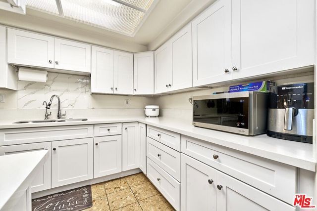 631 S Kenmore Avenue 106, Los Angeles, CA 90005