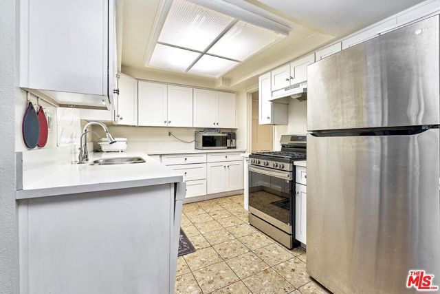 631 S Kenmore Avenue 106, Los Angeles, CA 90005