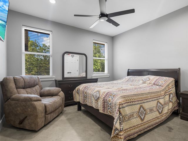 1562 N Willow Oak Road, Gladewater, TX 75647