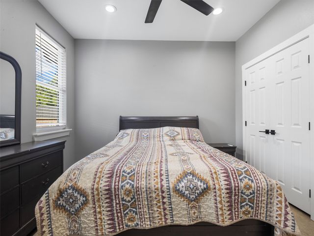 1562 N Willow Oak Road, Gladewater, TX 75647
