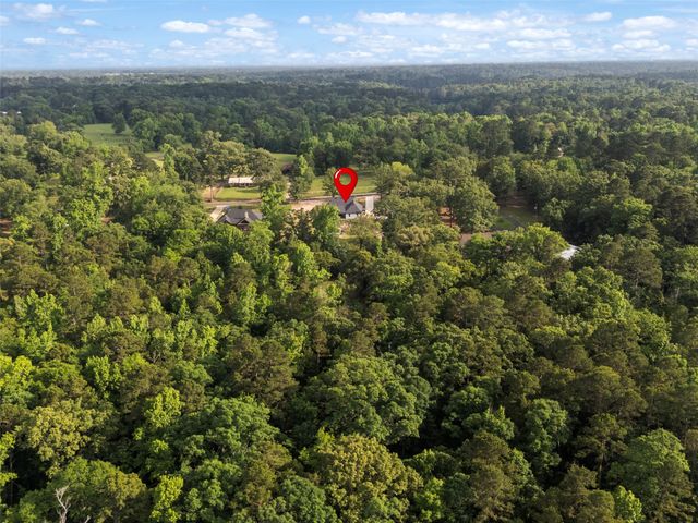 1562 N Willow Oak Road, Gladewater, TX 75647