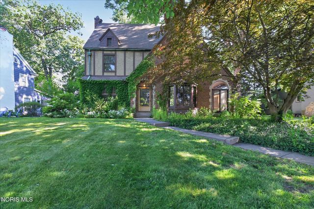 3412 Gallatin Road, Ottawa Hills, OH 43606