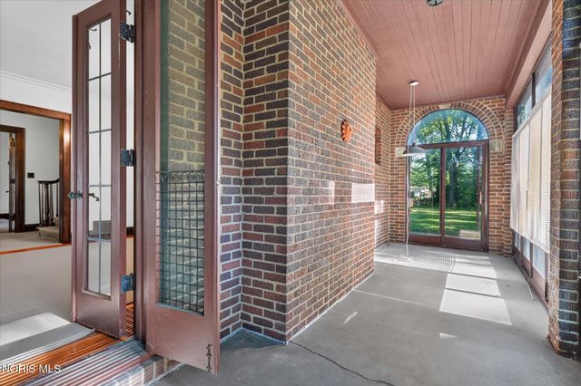 3412 Gallatin Road, Ottawa Hills, OH 43606