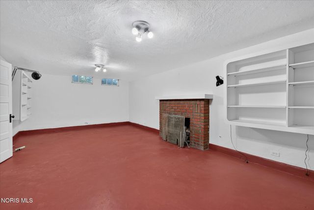 3412 Gallatin Road, Ottawa Hills, OH 43606