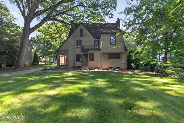 3412 Gallatin Road, Ottawa Hills, OH 43606