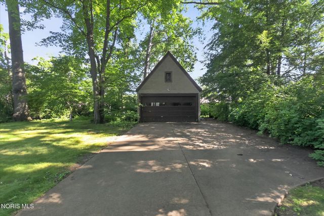 3412 Gallatin Road, Ottawa Hills, OH 43606
