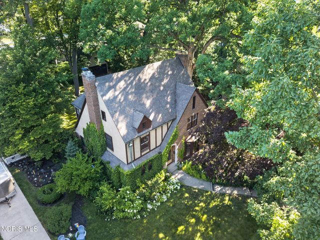 3412 Gallatin Road, Ottawa Hills, OH 43606