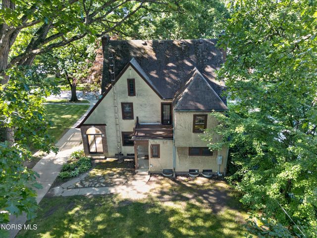 3412 Gallatin Road, Ottawa Hills, OH 43606