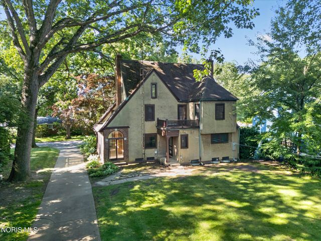 3412 Gallatin Road, Ottawa Hills, OH 43606