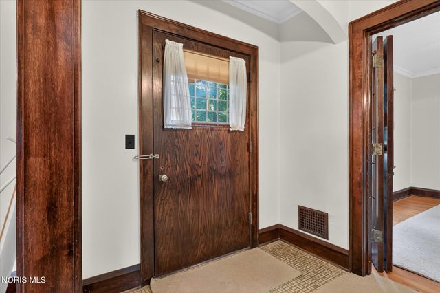 3412 Gallatin Road, Ottawa Hills, OH 43606