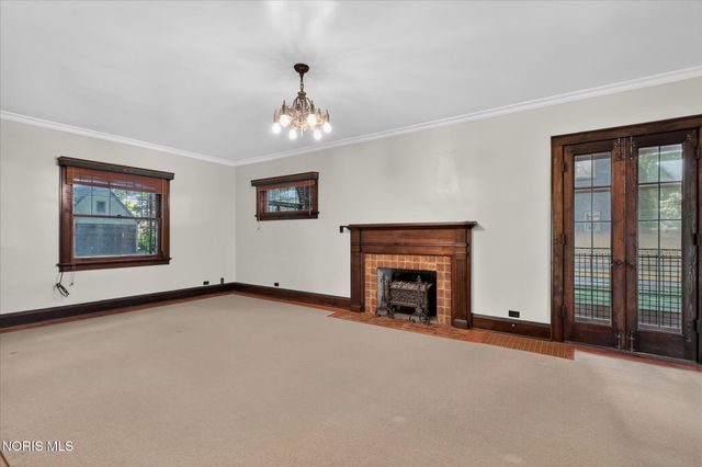 3412 Gallatin Road, Ottawa Hills, OH 43606