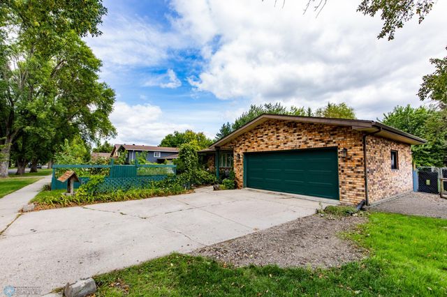 1201 Elm Street N, Fargo, ND 58102