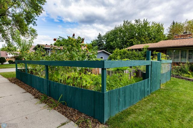 1201 Elm Street N, Fargo, ND 58102