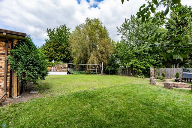 1201 Elm Street N, Fargo, ND 58102