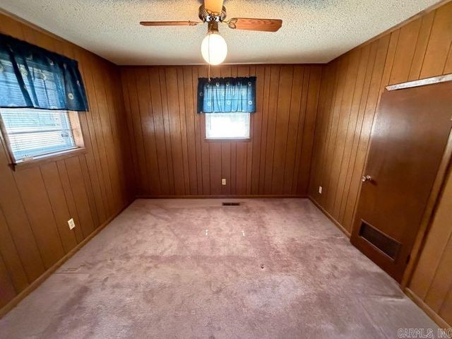 21911 N Springlake Road, Hensley, AR 72065