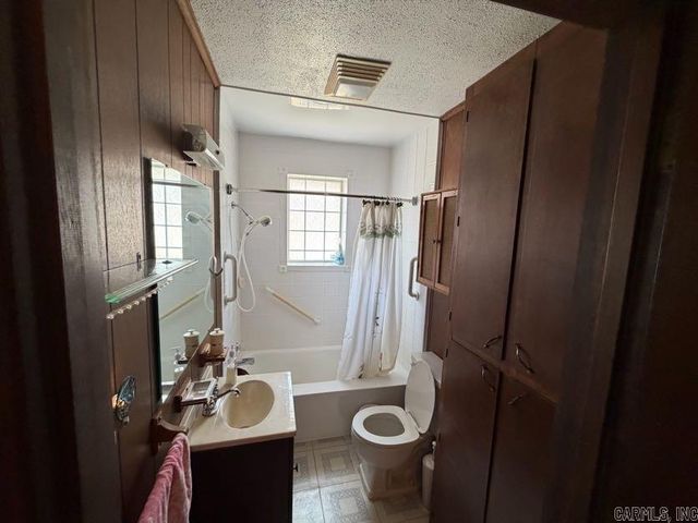 21911 N Springlake Road, Hensley, AR 72065