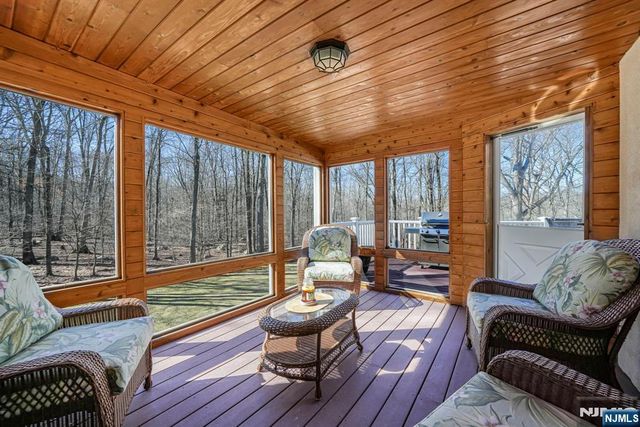 5 High Mountain Drive, Montville Township, NJ 07045