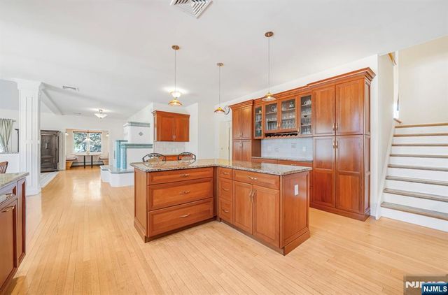 5 High Mountain Drive, Montville Township, NJ 07045