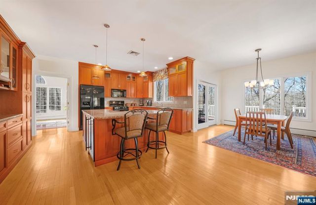 5 High Mountain Drive, Montville Township, NJ 07045