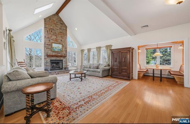 5 High Mountain Drive, Montville Township, NJ 07045