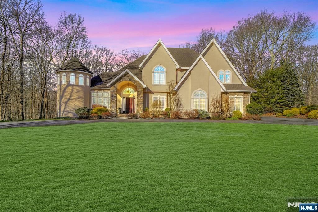 5 High Mountain Drive, Montville Township, NJ 07045