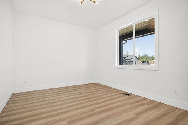 3942 L Gardenspot Rd, Loon Lake, WA 99148