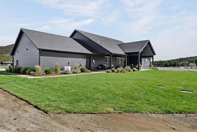 3942 L Gardenspot Rd, Loon Lake, WA 99148