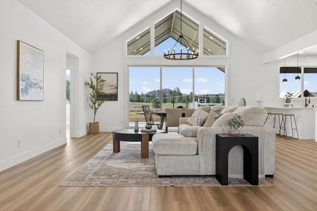3942 L Gardenspot Rd, Loon Lake, WA 99148