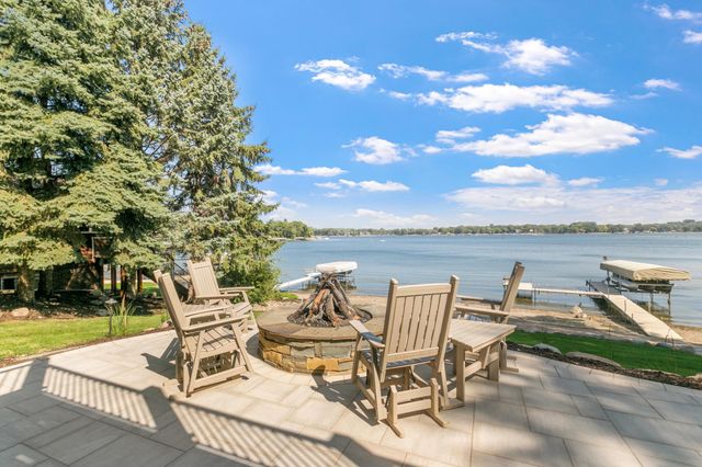 14307 Shady Beach Trail NE, Prior Lake, MN 55372