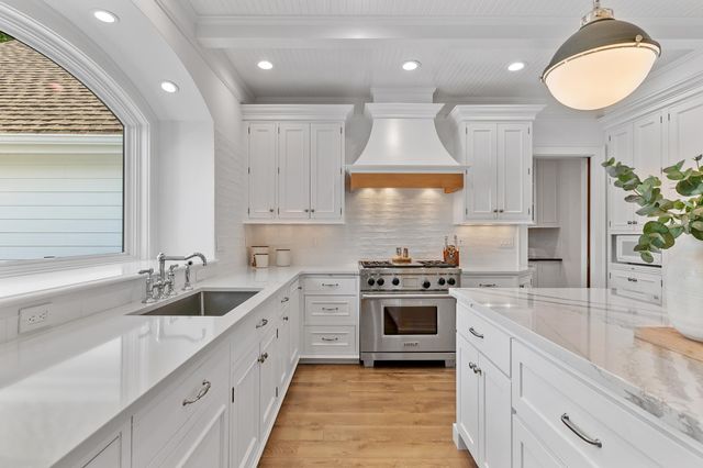 14307 Shady Beach Trail NE, Prior Lake, MN 55372