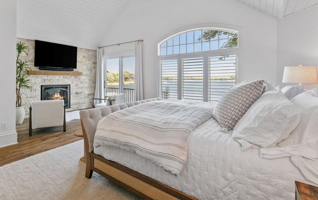 14307 Shady Beach Trail NE, Prior Lake, MN 55372