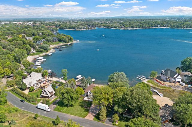 14307 Shady Beach Trail NE, Prior Lake, MN 55372