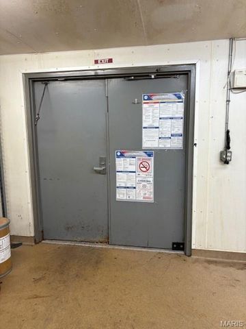 810 Deal, Highland, IL 62249