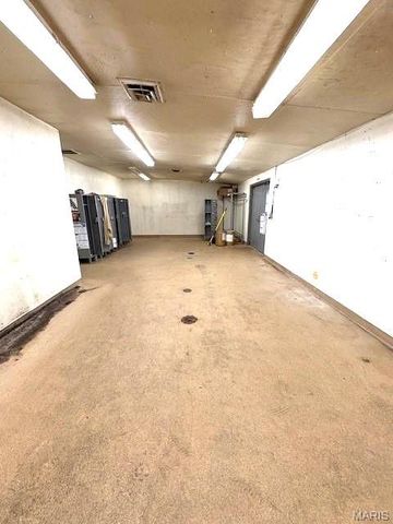 810 Deal, Highland, IL 62249