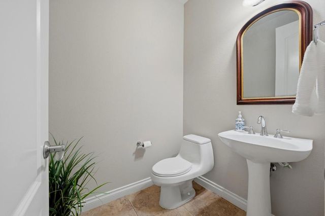 16 Lake Mendocino Drive, Rancho Mirage, CA 92270