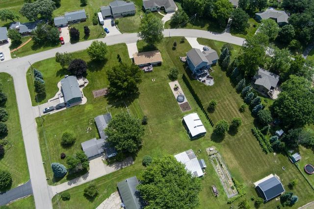 1787 Oakview Drive, Stoughton, WI 53589