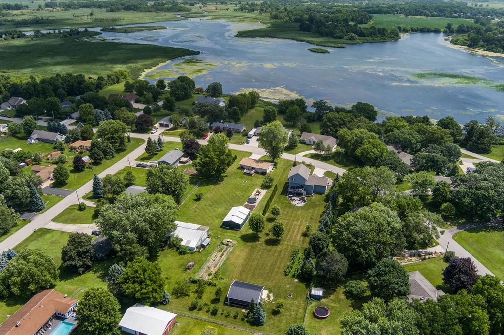 1787 Oakview Drive, Stoughton, WI 53589