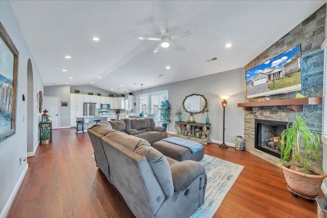 1152 Cardiff CT, Roanoke, VA 24019