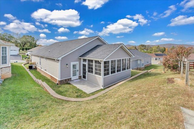 1152 Cardiff CT, Roanoke, VA 24019