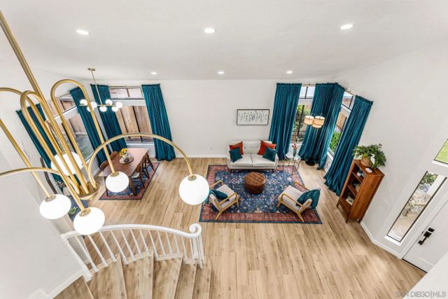 2064 White Birch Dr, Vista, CA 92081