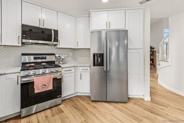 2064 White Birch Dr, Vista, CA 92081