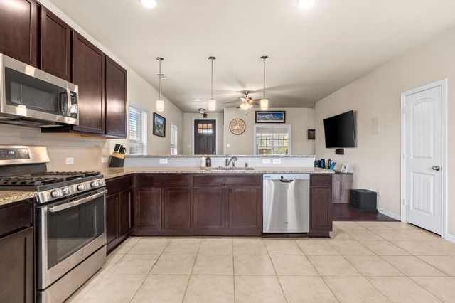 4207 Whispering Willow Way, Arlington, TX 76005