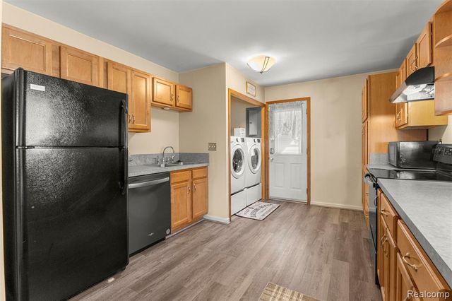 7841 Monroe Boulevard, Taylor, MI 48180
