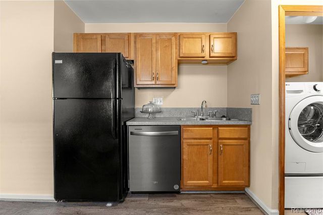 7841 Monroe Boulevard, Taylor, MI 48180